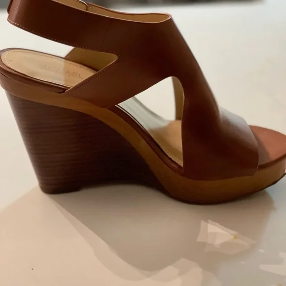 Trendy Michael kors wedges that are lightly loved. - Picture 3 of 5